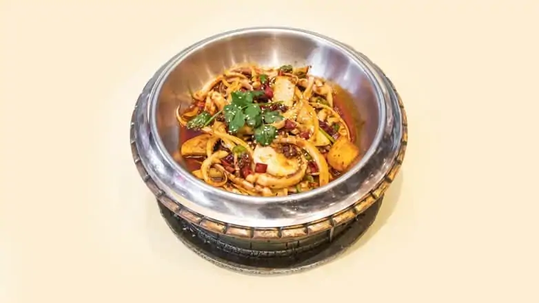 干锅鱿鱼丝 / Dry Pot Shredded Squid