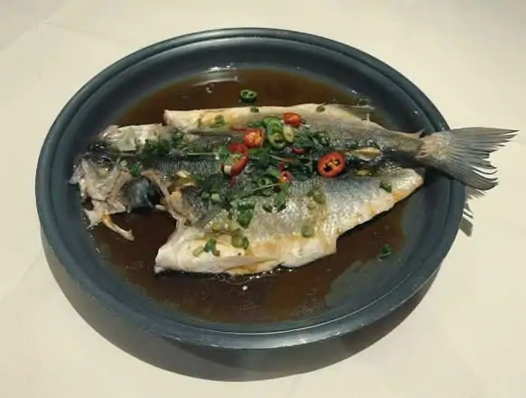 (姜葱) 蒸原條鲈鱼 / Ginger / Onion Steamed Whole Sea Bass