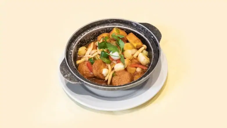 XO 酱海皇粒玉子豆腐煲 / Minced Seafood with Beancurd in XO Sauce