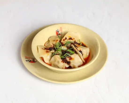 红油饺子 / Pork Dumplings in Spicy Sauce