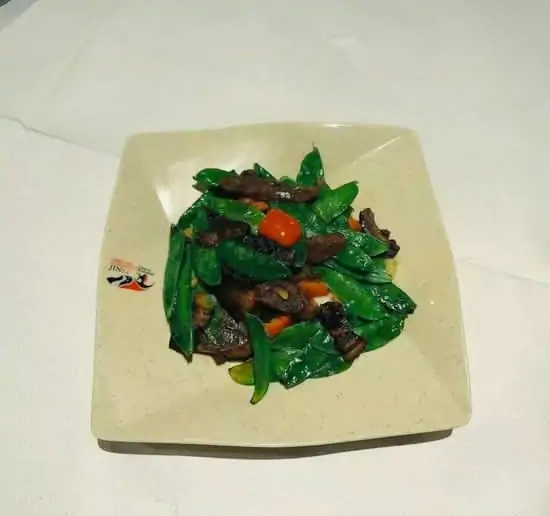 荷兰豆炒腊味 / Stir-Fried Snow Peas with Preserved Pork